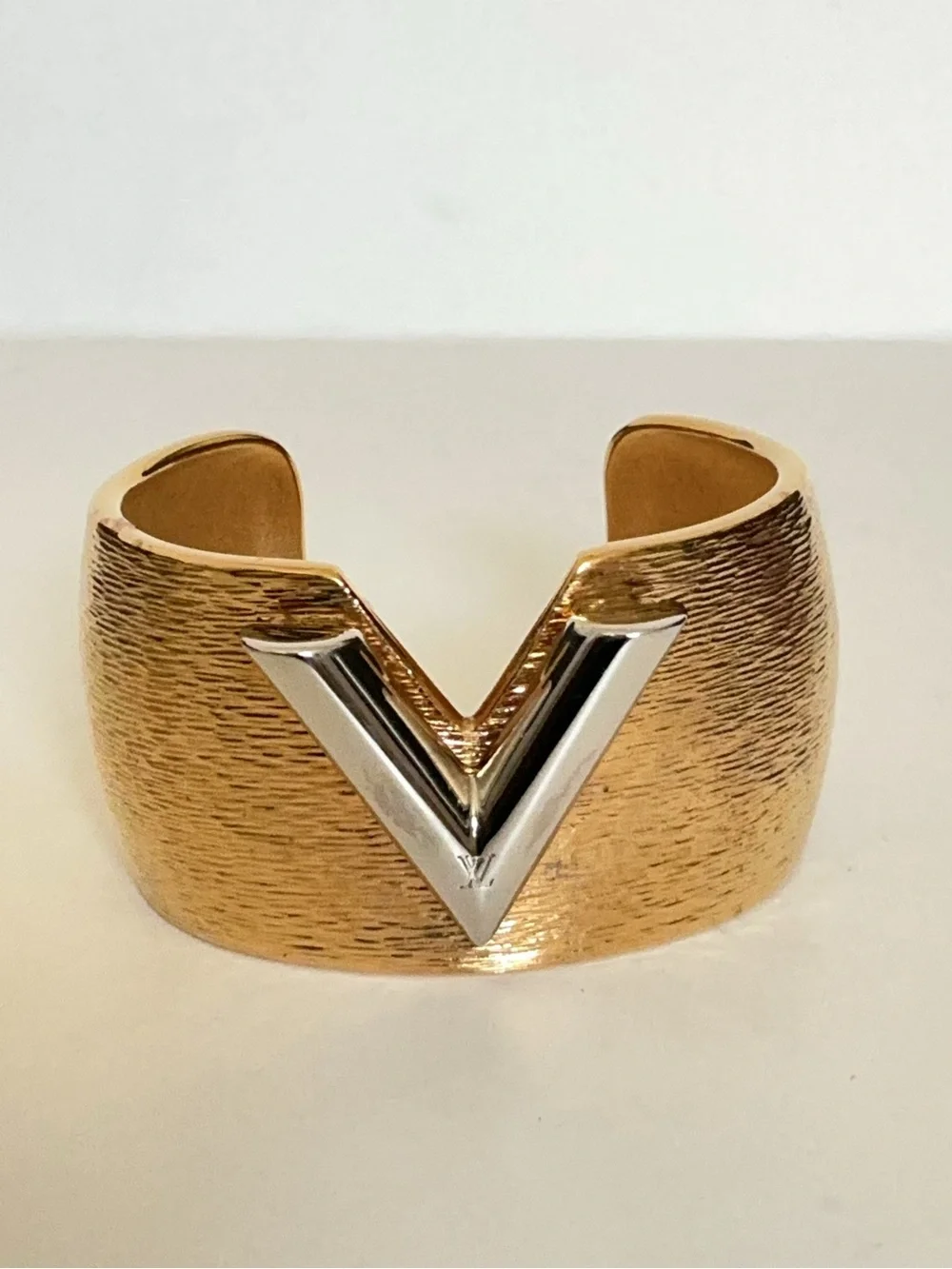 Louis Vuitton Essential V Colorama Cuff Bracelet Gold Tone Interchangeable Vs